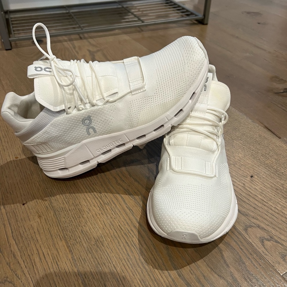 On cloud Cloudnova Women’s 9